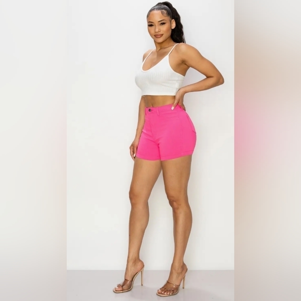 Super stretchy hot pink shorts - Picture 3 of 5